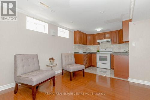 3801 Arbourview Terrace, Mississauga, ON - Indoor Photo Showing Kitchen