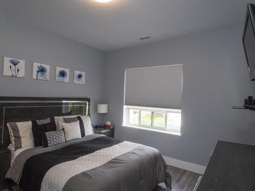 Unit 301 - 253 Pioneer Drive, Thunder Bay, ON - Indoor Photo Showing Bedroom