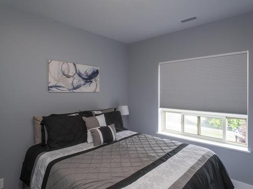 Unit 301 - 253 Pioneer Drive, Thunder Bay, ON - Indoor Photo Showing Bedroom