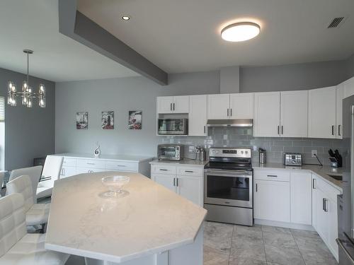 Unit 301 - 253 Pioneer Drive, Thunder Bay, ON - Indoor Photo Showing Kitchen