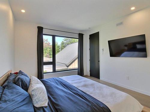 Master bedroom - 98 Av. De La Plage, Magog, QC - Indoor Photo Showing Bedroom