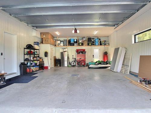 Garage - 98 Av. De La Plage, Magog, QC - Indoor Photo Showing Garage