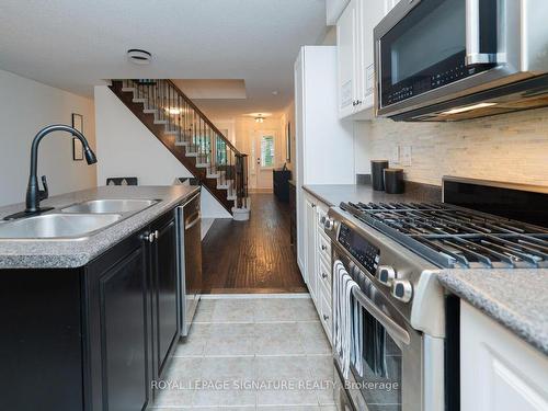 72 Port Union Rd, Toronto, ON - Indoor Photo Showing Kitchen With Double Sink