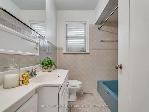 38 Chopin Ave, Toronto, ON - Indoor Photo Showing Bathroom