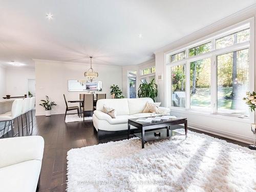 37 Heron Blvd, Springwater, ON - Indoor Photo Showing Living Room