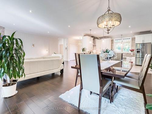 37 Heron Blvd, Springwater, ON - Indoor Photo Showing Dining Room