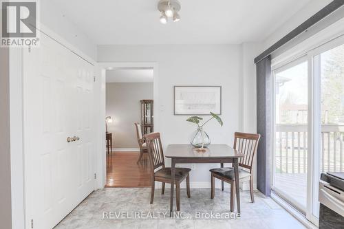 134 Victoria Avenue N, Kawartha Lakes, ON - Indoor Photo Showing Dining Room