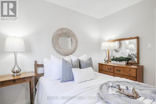 134 Victoria Avenue N, Kawartha Lakes, ON - Indoor Photo Showing Bedroom