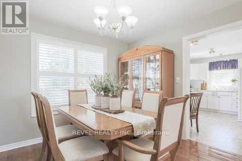 134 Victoria Avenue N, Kawartha Lakes, ON - Indoor Photo Showing Dining Room