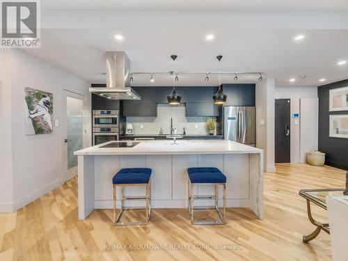 204 - 2121 Lakeshore Road, Burlington, ON - Indoor Photo Showing Kitchen With Upgraded Kitchen