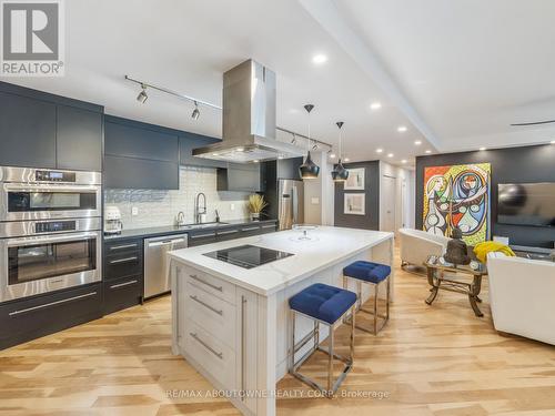 204 - 2121 Lakeshore Road, Burlington, ON - Indoor Photo Showing Kitchen With Upgraded Kitchen