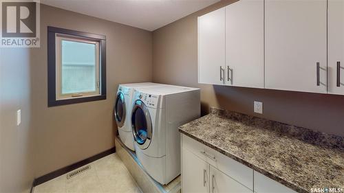 4647 Ellard Court, Regina, SK - Indoor Photo Showing Laundry Room