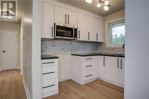 142 Cranbrook, Sudbury, ON - Indoor Photo Showing Kitchen