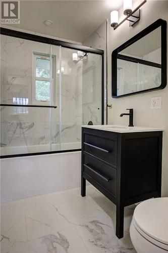 142 Cranbrook, Sudbury, ON - Indoor Photo Showing Bathroom