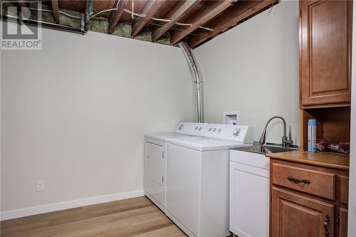 142 Cranbrook, Sudbury, ON - Indoor Photo Showing Laundry Room