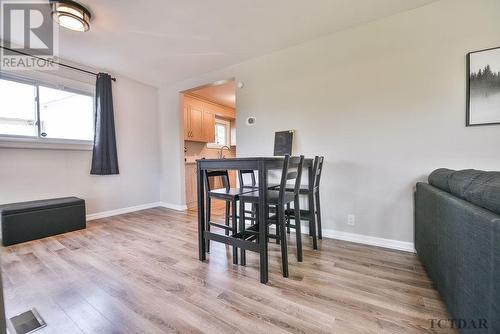 422 Maclean Dr, Timmins, ON - Indoor Photo Showing Dining Room