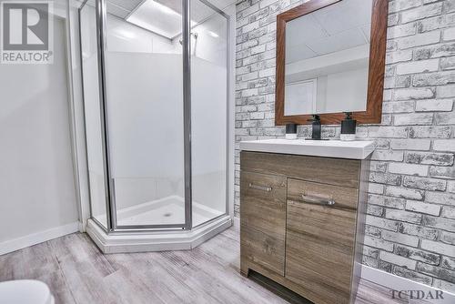 422 Maclean Dr, Timmins, ON - Indoor Photo Showing Bathroom