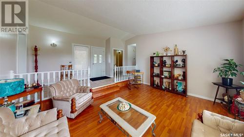 35 Meadow Road, White City, SK - Indoor Photo Showing Living Room