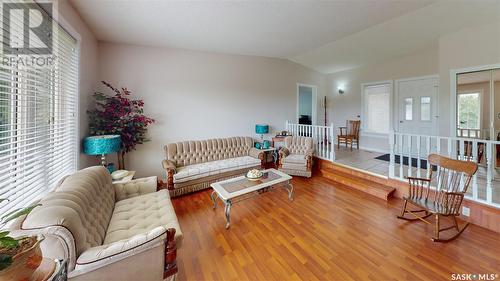 35 Meadow Road, White City, SK - Indoor Photo Showing Living Room