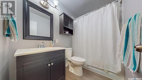 27 42 Spence Street, Regina, SK - Indoor Photo Showing Bathroom