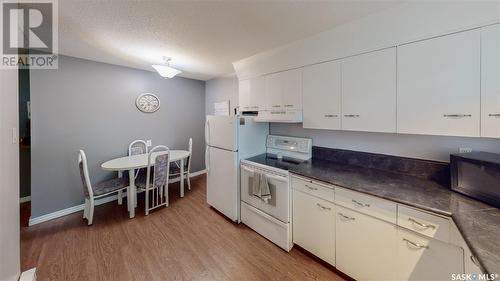 27 42 Spence Street, Regina, SK - Indoor Photo Showing Kitchen