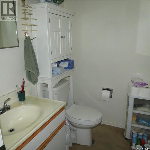 58 Hammond Road, Regina, SK - Indoor Photo Showing Bathroom