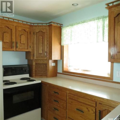 58 Hammond Road, Regina, SK - Indoor Photo Showing Kitchen