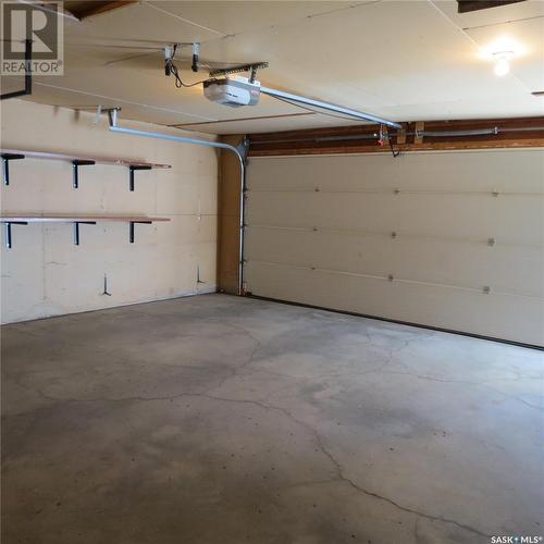 58 Hammond Road, Regina, SK - Indoor Photo Showing Garage