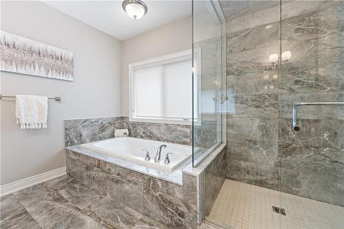77 Copes Lane, Hamilton, ON - Indoor Photo Showing Bathroom