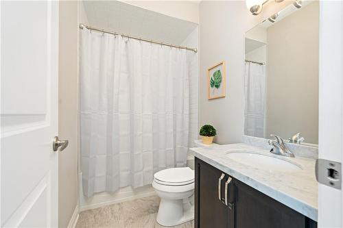 77 Copes Lane, Hamilton, ON - Indoor Photo Showing Bathroom