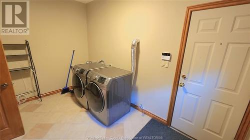 380 Shoreview Circle, Windsor, ON - Indoor Photo Showing Laundry Room