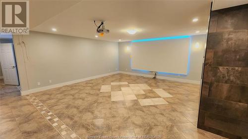 380 Shoreview Circle, Windsor, ON - Indoor Photo Showing Other Room