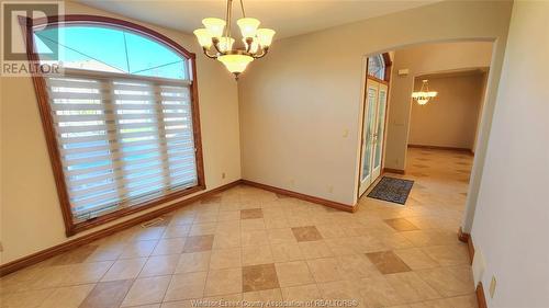 380 Shoreview Circle, Windsor, ON - Indoor Photo Showing Other Room