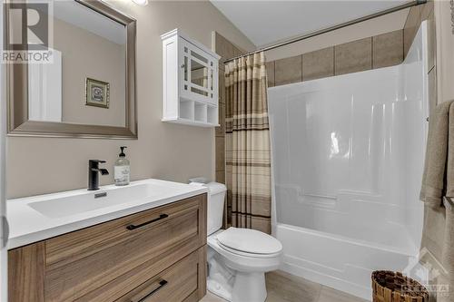 Ensuite. - 151 Potts Private Unit#311, Ottawa, ON - Indoor Photo Showing Bathroom