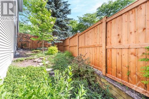 20 Maxton Private, Ottawa, ON - Outdoor