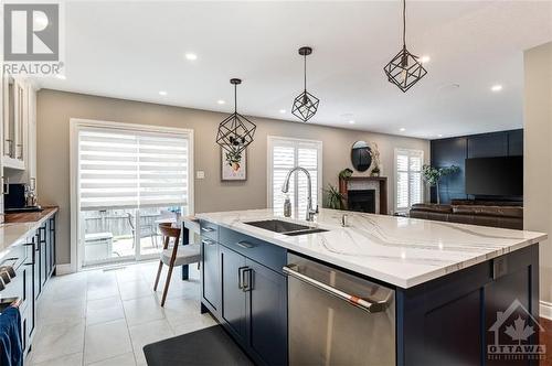 690 Beatrice Drive, Ottawa, ON - Indoor Photo Showing Kitchen With Double Sink With Upgraded Kitchen