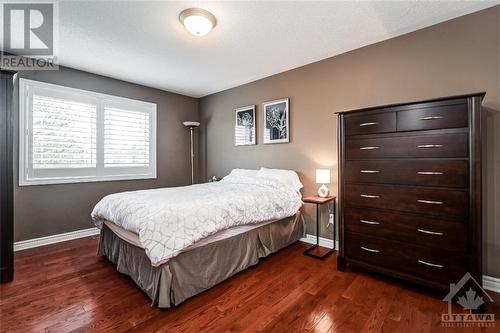 690 Beatrice Drive, Ottawa, ON - Indoor Photo Showing Bedroom