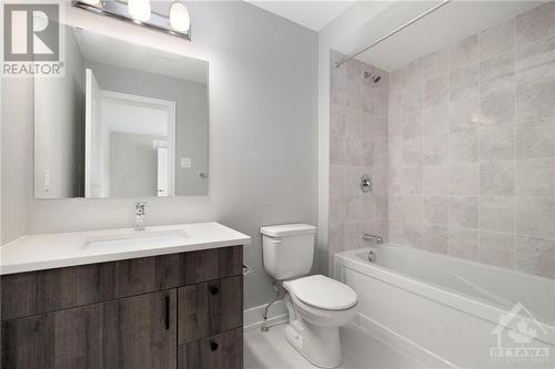 709 Fenwick Way, Ottawa, ON - Indoor Photo Showing Bathroom