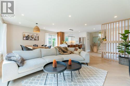 1264 Landfair Crescent, Oakville, ON - Indoor Photo Showing Living Room