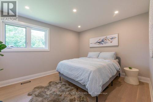 1264 Landfair Crescent, Oakville, ON - Indoor Photo Showing Bedroom
