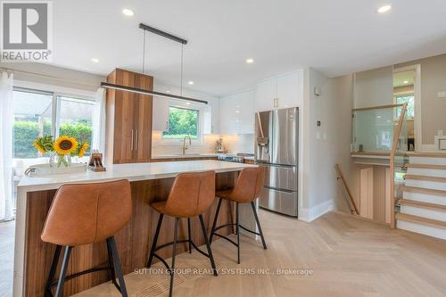 1264 Landfair Crescent, Oakville, ON - Indoor Photo Showing Kitchen With Stainless Steel Kitchen With Upgraded Kitchen