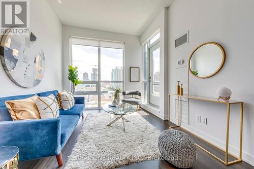 712 - 4011 Brickstone Mews, Mississauga, ON - Indoor Photo Showing Living Room