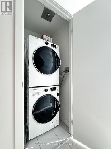 1313 - 10 Deboers Drive, Toronto, ON - Indoor Photo Showing Laundry Room