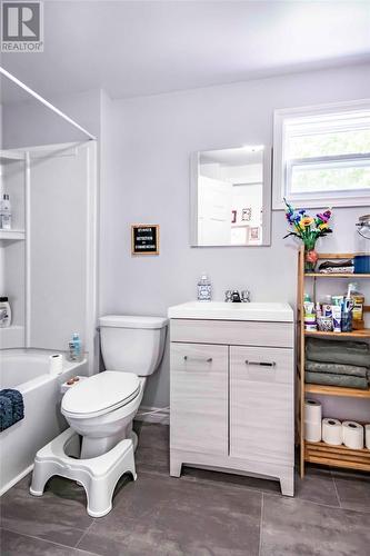 6 Chafe Avenue, St. John'S, NL - Indoor Photo Showing Bathroom