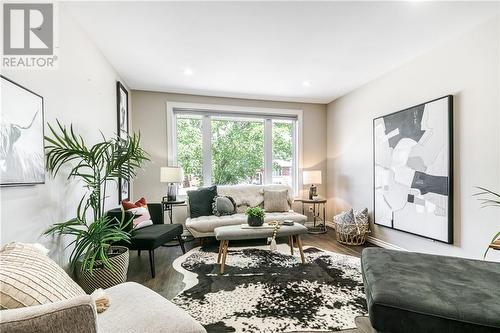 1886 Brierwood Court, Sudbury, ON - Indoor Photo Showing Living Room