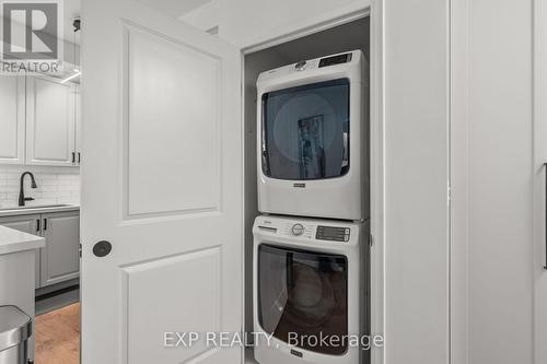 424 - 628 Fleet Street, Toronto, ON - Indoor Photo Showing Laundry Room