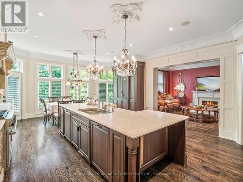 72 Gordon Road, Toronto, ON - Indoor Photo Showing Kitchen With Double Sink With Upgraded Kitchen