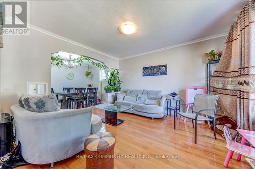 7 Princemere Crescent, Toronto, ON - Indoor Photo Showing Living Room