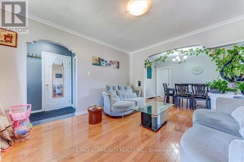 7 Princemere Crescent, Toronto, ON - Indoor Photo Showing Living Room