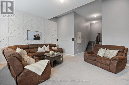 51 Henry Smith Avenue, Clarington, ON - Indoor Photo Showing Living Room